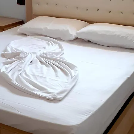 Lovely Room's * Sarandë